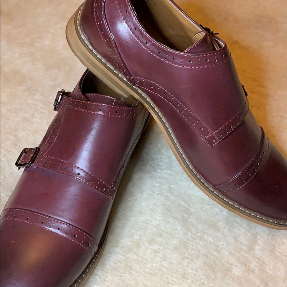 9.5 Men’s dress shoes